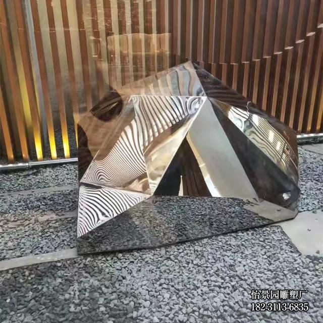 不锈钢镜面几何石头雕塑,酒店售楼部水景喷泉不锈钢石头小品摆件 不锈钢镜面几何石头雕塑,酒店售楼部水景喷泉不锈钢石头小品摆件