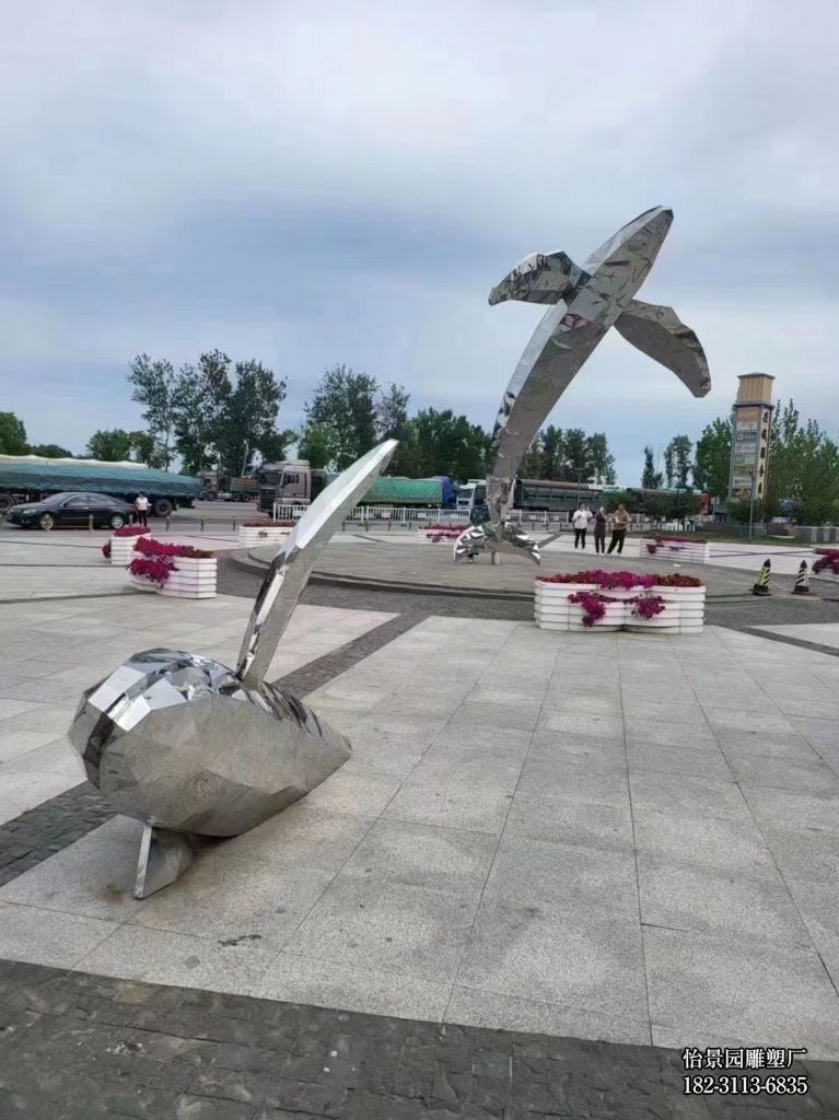 大型不锈钢镜面鲸鱼雕塑,广场公园水景园林不锈钢鲸鱼雕塑 大型不锈钢镜面鲸鱼雕塑,广场公园水景园林不锈钢鲸鱼雕塑