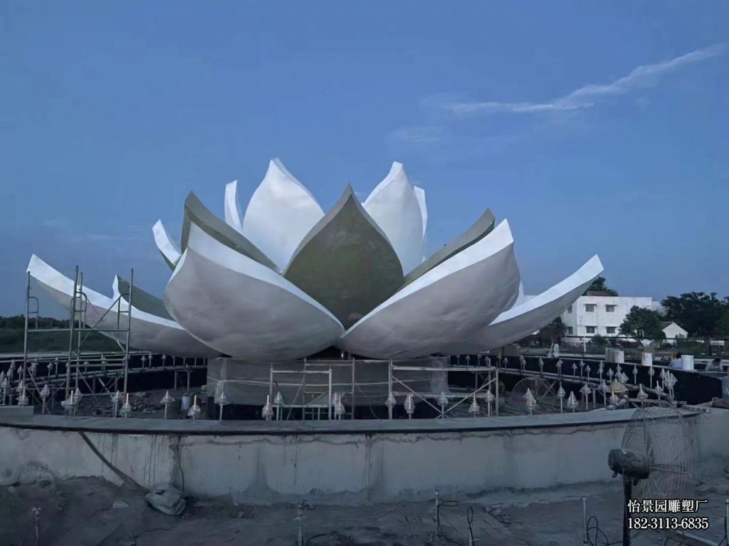 大型不锈钢荷花雕塑,广场园林水景不锈钢莲花雕塑 大型不锈钢荷花雕塑,广场园林水景不锈钢莲花雕塑