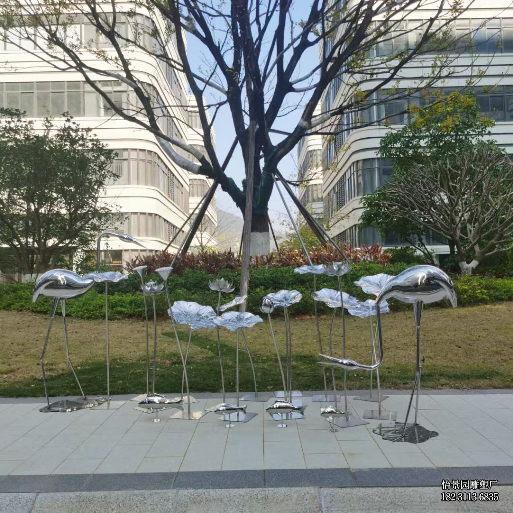 不锈钢镜面荷花小品摆件，公园小区水景园林不锈钢荷花雕塑厂家定制