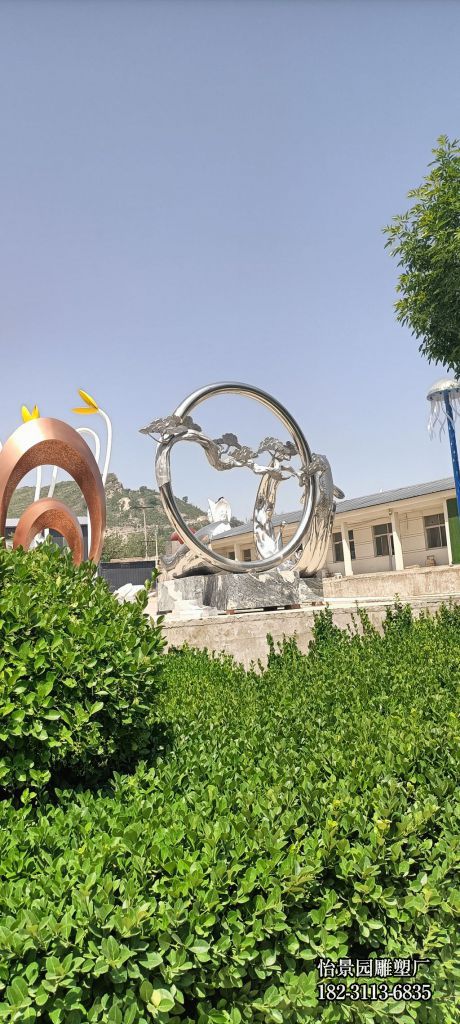 不锈钢松柏圆环小品摆件,公园户外景区园林水景不锈钢圆环雕塑厂家定制 不锈钢松柏圆环小品摆件,公园户外景区园林水景不锈钢圆环雕塑厂家定制